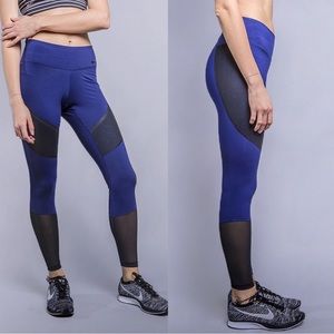 NWT Nike Power Legendary Tights Womens Medium‎